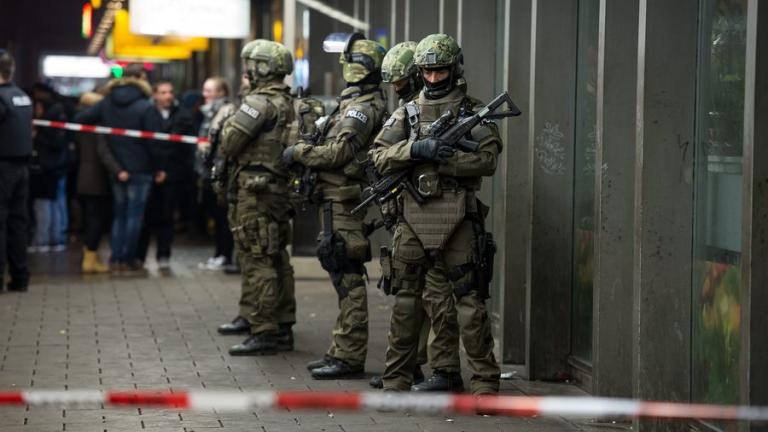Συναγερμός στο Μόναχο: Άνδρας επιτέθηκε με μαχαίρι- Νεκροί και τραυματίες