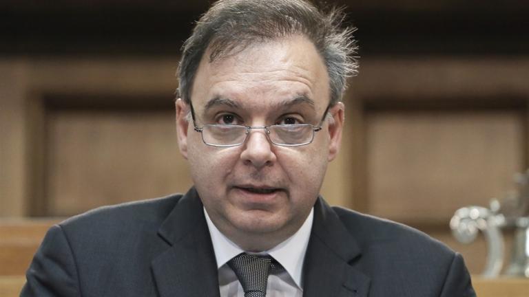 Τον κώδωνα του κινδύνου για το έγκαιρο κλείσιμο της τρίτης αξιολόγησης, κρούει ο συντονιστής του γραφείου του Προϋπολογισμού του Κράτους στη Βουλή: Έχουμε περιθώριο μέχρι τον Δεκέμβριο