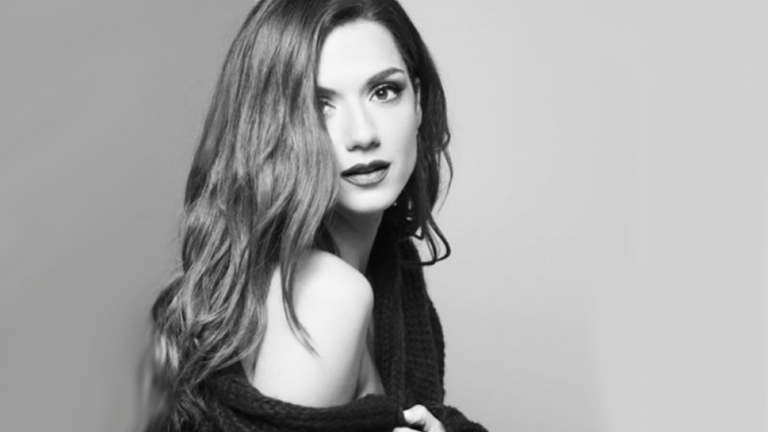 «Ρίχνει» το Instagram η Βάσω Λασκαράκη με τη σέξι πόζα της (ΦΩΤΟ)