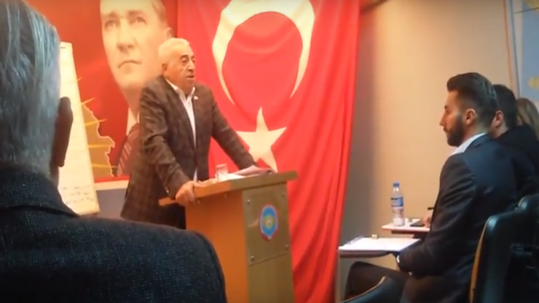 Τούρκοι εθνικιστές πήγαν στις Οινούσσες με τουρκικές σημαίες (ΒΙΝΤΕΟ)
