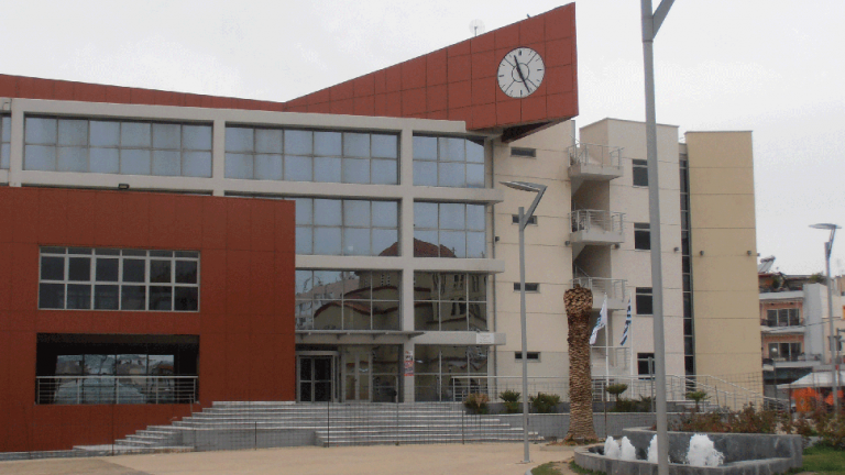 Τι απαντά ο Δήμος Περιστερίου για τον... Κώστα και τους προμηθευτές;