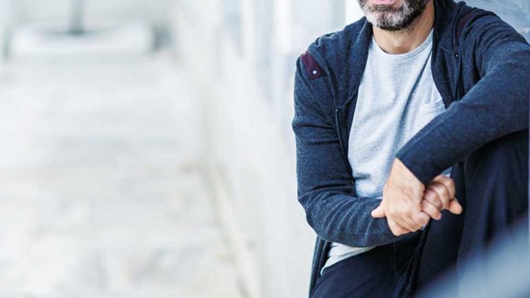 Σοκ! Σε ποιον πασίγνωστο Έλληνα ηθοποιό έστελναν μηνύματα που έγραφαν «ψόφα»; (ΦΩΤΟ)