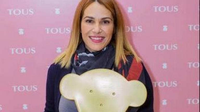 Επώνυμες Ελληνίδες αγκαλιά με τα... αρκουδάκια τους! 