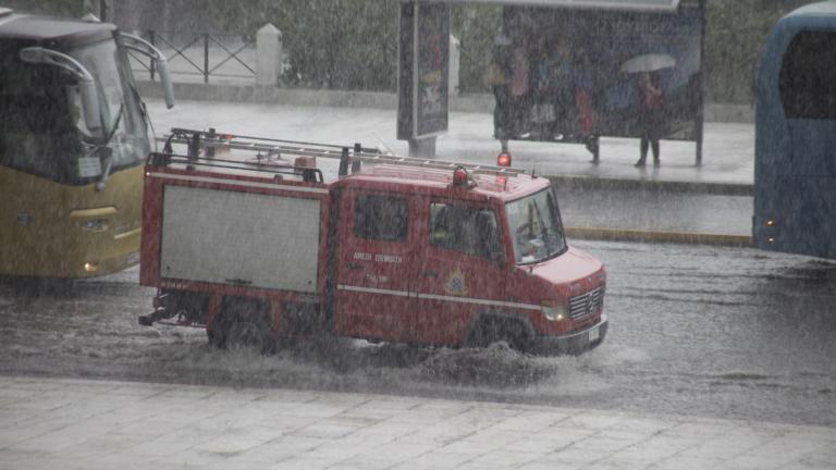 ΚΑΙΡΟΣ 13/11/2017: Βροχές και καταιγίδες με κατατόπους ισχυρά φαινόμενα