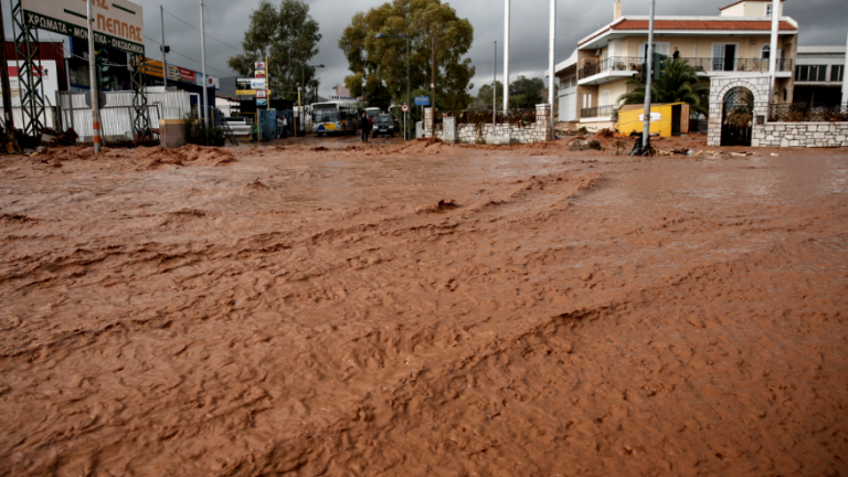 Κίνδυνος: 300 σημεία στην Ελλάδα κινδυνεύουν με νέες φονικές πλημμύρες