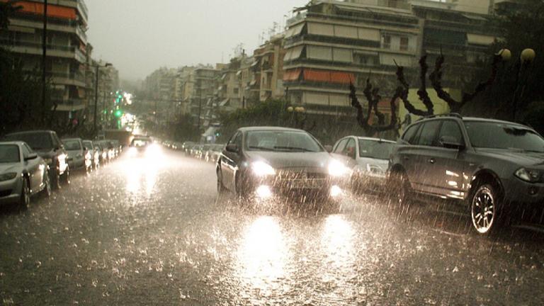 Κακοκαιρια Ευρυδίκη: Δύσκολη βδομάδα με καταιγίδες κατά ριπάς και πλημμυρικά φαινόμενα