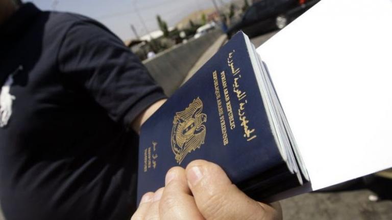 Κύκλωμα πλαστογραφίας εγγράφων για μετανάστες στην Ελλάδα με... άρωμα Ισπανίας