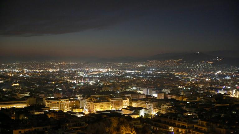 Πνίγηκε στην αιθαλομίχλη η Αθήνα τα Χριστούγεννα, σύσταση από το ΥΠΕΝ