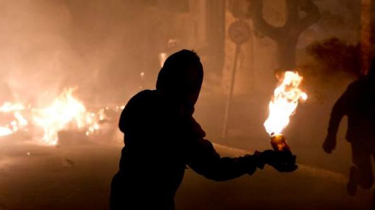 Επέτειος Γρηγορόπουλου: Σοβαρά επεισόδια στο Ηράκλειο στην πορεία (ΦΩΤΟ)