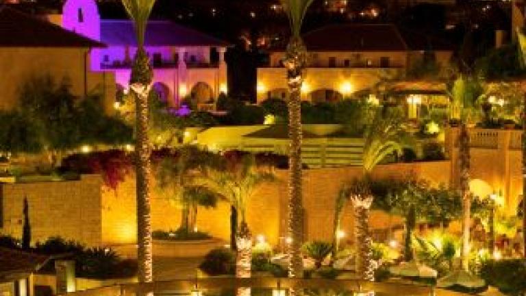 Χριστούγεννα 2017: Εκτός συνόρων αλλά με ελληνική μουσική; (ΦΩΤΟ)