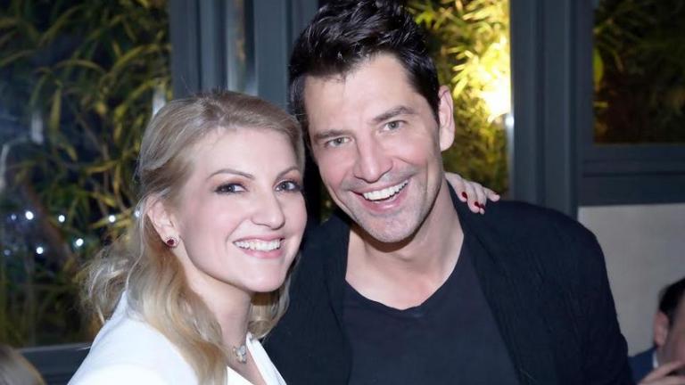 Ένα ονειρικό πάρτυ γενεθλίων με τον Σάκη Ρουβά στο μικρόφωνο! 