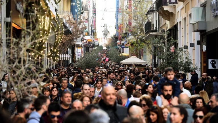 Παραμονή πρωτοχρονιάς: Το ωράριο των καταστημάτων και τα δρομολόγια των Μέσων Μαζικής Μεταφοράς σε Αθήνα - Θεσσαλονίκη
