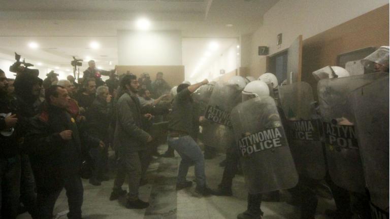 Ν. Τόσκας: Οι αστυνομικοί, που ήταν αμυνόμενοι» στο Ειρηνοδικείο  