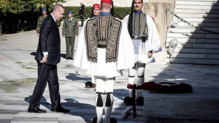 Οι Ευελπίδες ψάλλουν τον Εθνικό Ύμνο μπροστά στον Ερντογάν! (ΒΙΝΤΕΟ)