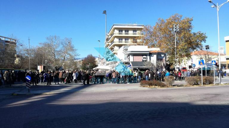 Συγκέντρωση στην πλατεία της Κομοτηνής ενάντια στην επίσκεψη Ερντογάν