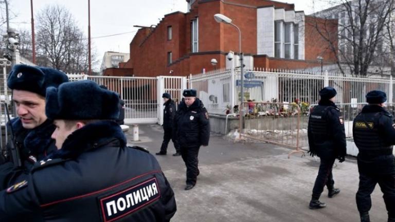Αγωνία στη Μόσχα: Ένοπλος κρατάει ομήρους σε εργοστάσιο-Νεκροί και τραυματίες (ΒΙΝΤΕΟ)