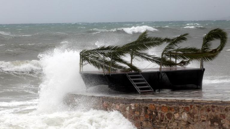 Φυσάει... προβλήματα σε όλη τη χώρα - Πού «χτύπησαν» οι θυελλώδεις άνεμοι;