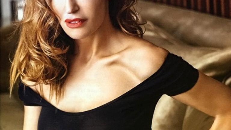 Η αφιέρωση της Β. Χατζηβασιλείου σε δημοσιογράφο και τα σχόλια... φωτιά (ΒΙΝΤΕΟ)