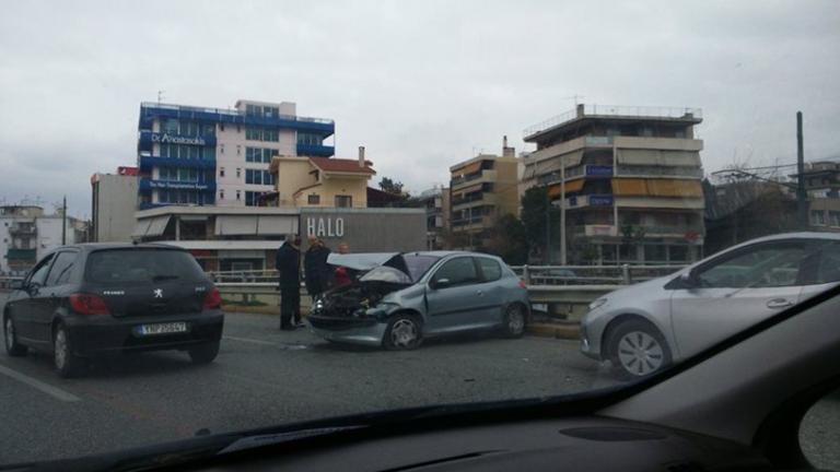 Μποτιλιάρισμα στην Κηφισίας - Καθυστερήσεις και ουρές μετά από τροχαίο