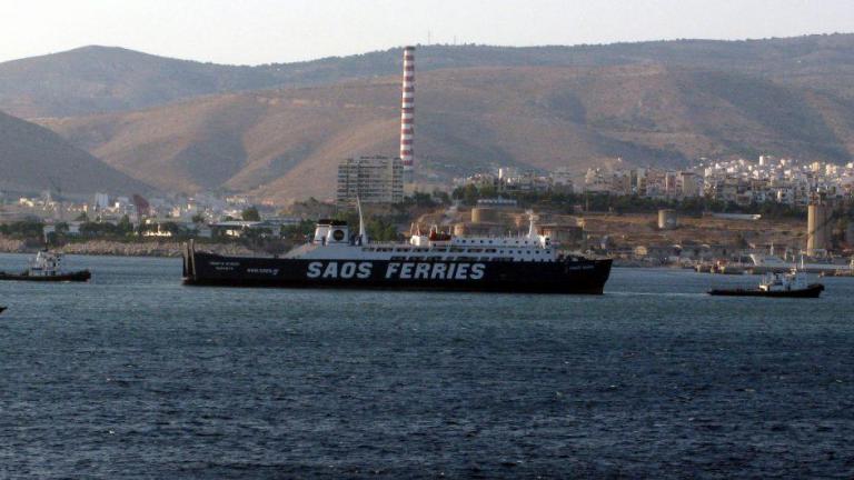 Πλοία πλέουν ακυβέρνητα εξαιτίας των ισχυρών ανέμων