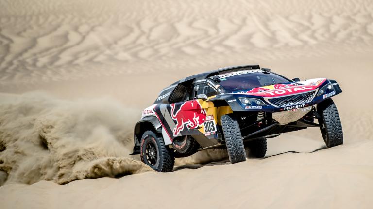 Και τα τέσσερα PEUGEOT 3008DKR MAXI πέρασαν με ασφάλεια τα πρώτα εμπόδιαστο Ράλι Ντακάρ
