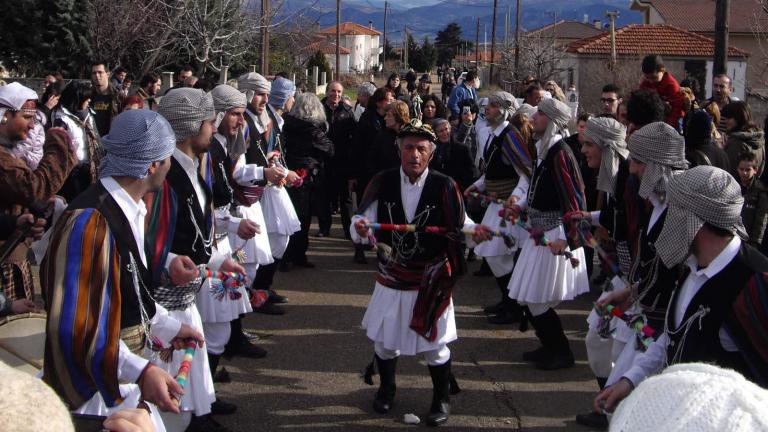 Το μήνυμα της γιορτής των Θεφανείων και τα έθιμα σε περιοχές της Μακεδονίας