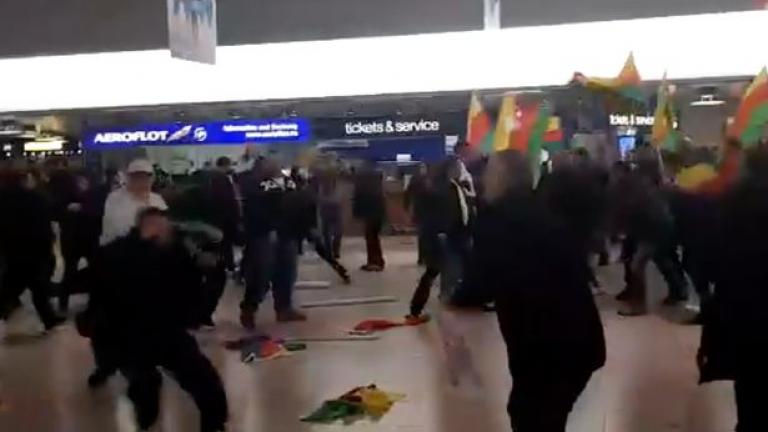 Τουλάχιστον 200 άτομα συνεπλάκησαν σε καβγά στο αεροδρόμιο του Αννόβερο