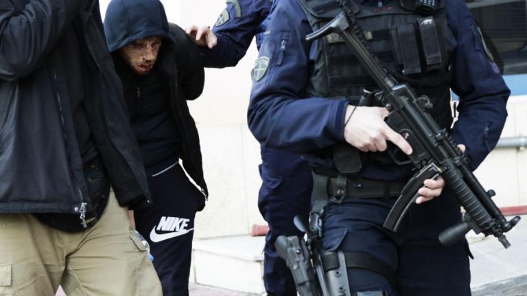 Πυροβολισμοί εξω από την τροχαία Αθηνών