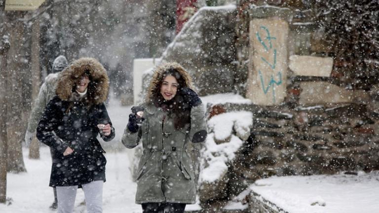 ΚΑΙΡΟΣ 4/1/2018: Καταιγίδες, χιόνια και πτώση της θερμοκρασίας