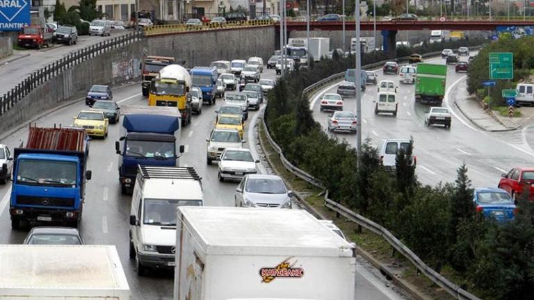 Ακινητοποιημένα τα ΙΧ στην άνοδο του Κηφισού - Δείτε live την κίνηση στους δρόμους της Αθήνας