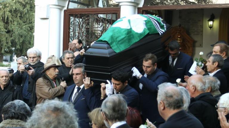 Σε κλίμα βαθιάς συγκίνησης πραγματοποιήθηκε η κηδεία του παλαίμαχου ποδοσφαιριστή Τάκη Λουκανίδη