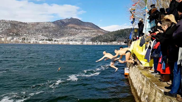 Απίστευτο! Μόνο με χαρτί γιατρού θα βουτήξει κάποιος για τον σταυρό στη Ρόδο