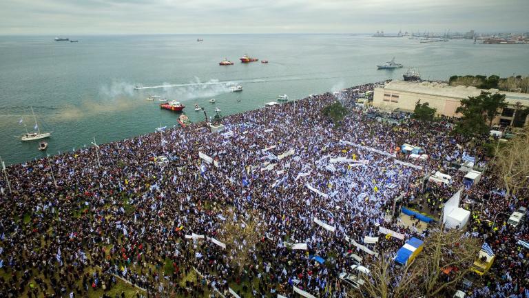 ΣΥΡΙΖΑ: Η κυβέρνηση υπηρετεί μια λύση που θα διασφαλίζει τα συμφέροντα της χώρας και τη σταθερότητα στα Βαλκάνια 