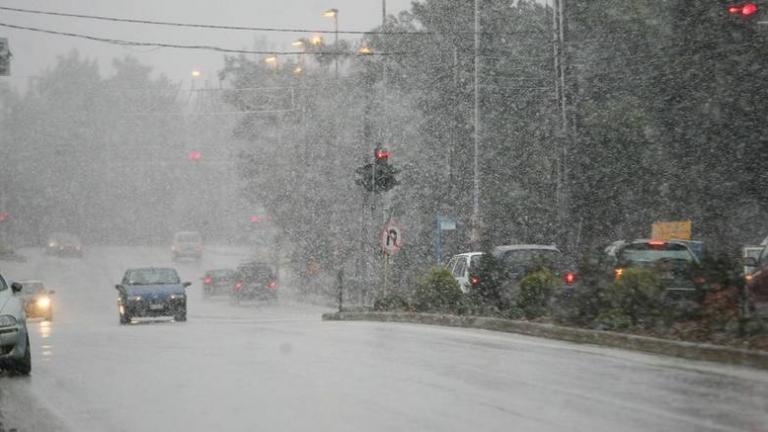 Θεσσαλονίκη: «Αγρίεψε» ο καιρός στη Βόρεια Ελλάδα - Χιόνι στα ορεινά της πόλης - Κλειστά σχολεία σε Λαγκαδά και Χαλκιδική
