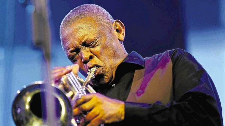 Απεβίωσε στα 78 του χρόνια ο "πατέρας της νοτιοαφρικανικής τζαζ" Χιου Μασεκέλα