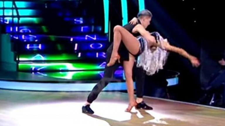 Dancing With The Stars: Η σέξι Βίκυ Κάβουρα και τα...λικνίσματά της (ΒΙΝΤΕΟ) 