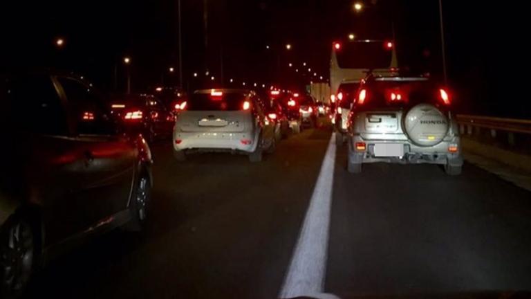 Κυκλοφοριακό χάος αυτή την ώρα για όσους εξέρχονται της Αττικής Οδού στην έξοδο προς Καρέα-Ηλιούπολη-Άλιμο