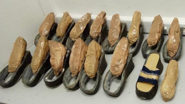 Ελ. Βενιζέλος: Βρήκαν έξι κιλά ηρωίνης στα παπούτσια νοτιοαφρικανής (ΦΩΤΟ)