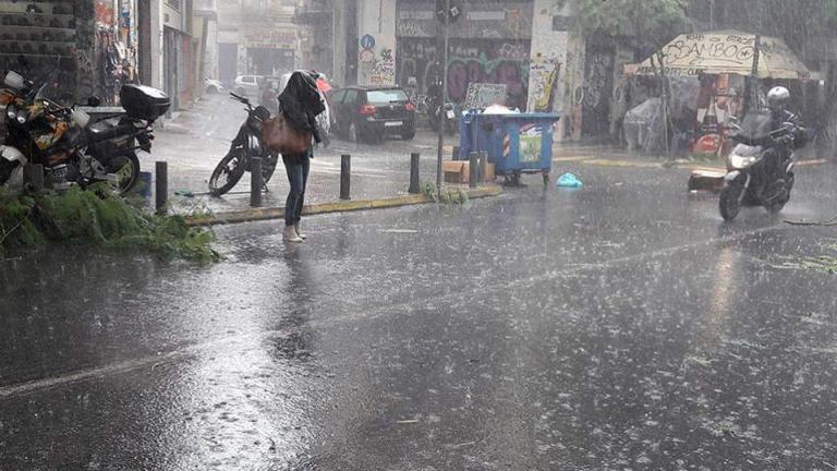 Έκτακτο δελτίο επιδείνωσης καιρού:  Νέο κύμα κακοκαιρίας με βροχές, καταιγίδες και χιόνια - Πού θα χιονίσει