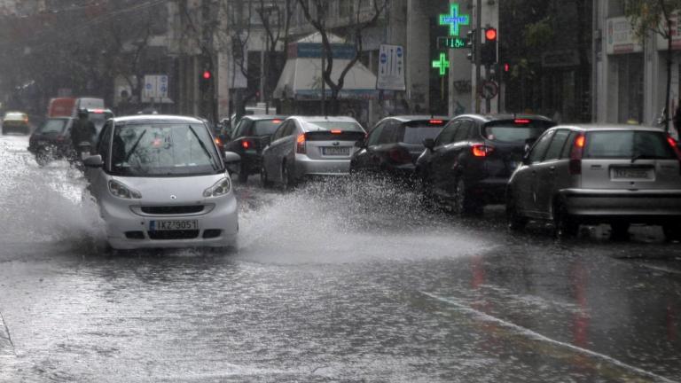 ΚΑΙΡΟΣ 16/2/2018: Βροχές, καταιγίδες και χιόνια στα ορεινά - Πού θα «χτυπήσει» ο Κρέοντας