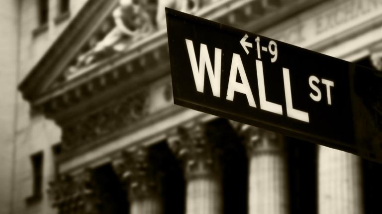 Η κατάρρευση της Wall Street: Τα πρώτα πυρά ενός επικείμενου νομισματικού πολέμου