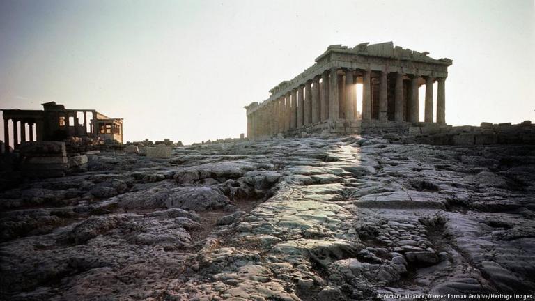 Γερμανικός Τύπος: «Οι Έλληνες παλεύουν και νικούν την κρίση» 