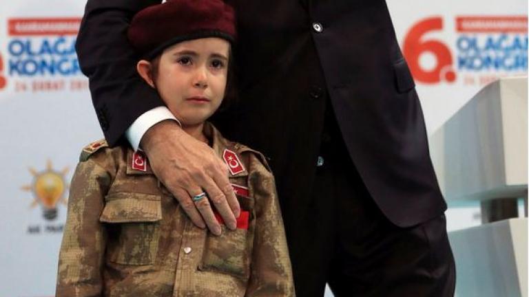 Ο Ερντογάν «στρατολογεί» ένα μικρό κορίτσι - «Θα γίνεις μάρτυρας» (ΒΙΝΤΕΟ)