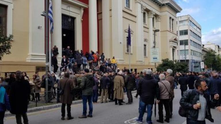 Πάτρα: Υποστηρικτές του Σώρρα πλημμύρισαν τους δρόμους! (ΦΩΤΟ)