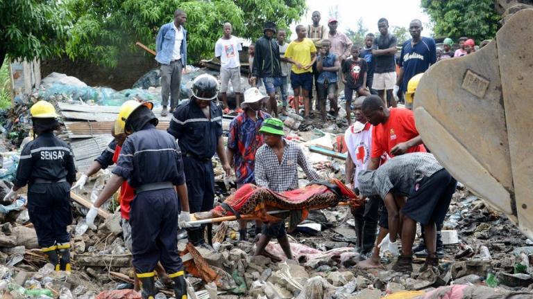 Δεκαεπτά νεκροί στη Μοζαμβίκη από σκουπίδια που καταπλάκωσαν φτωχογειτονιά (ΦΩΤΟ)