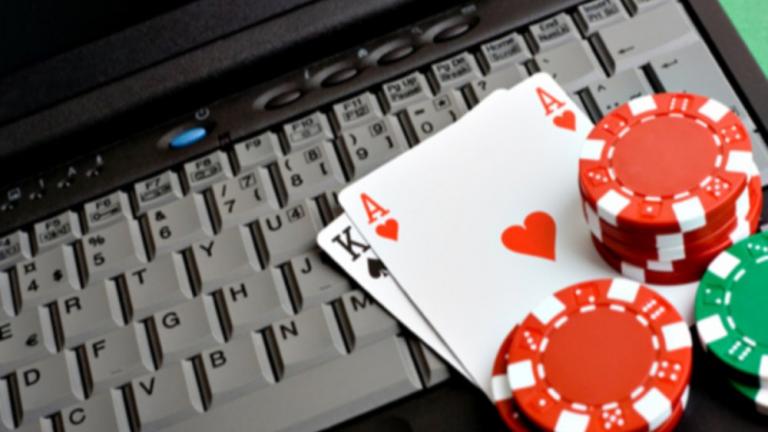 Κρούει τον κώδωνα κινδύνου η Ε.Ε.Ε.Π. προς τους παίκτες τυχερών παιχνιδιών