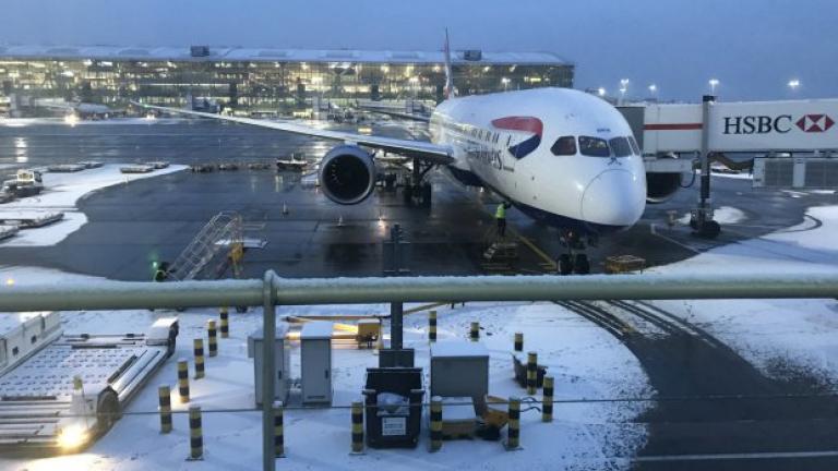 Νέες χιονοπτώσεις στη Βρετανία - Ακυρώθηκαν πτήσεις 