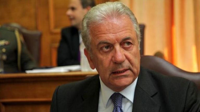 Για την απόφασή του να μην προσέλθει ενώπιον της, ενημερώνει την Ειδική Κοινοβουλευτική Επιτροπή Προκαταρκτικής Εξέτασης,για την υπόθεση Novartis ο Δημήτρης Αβραμόπουλος