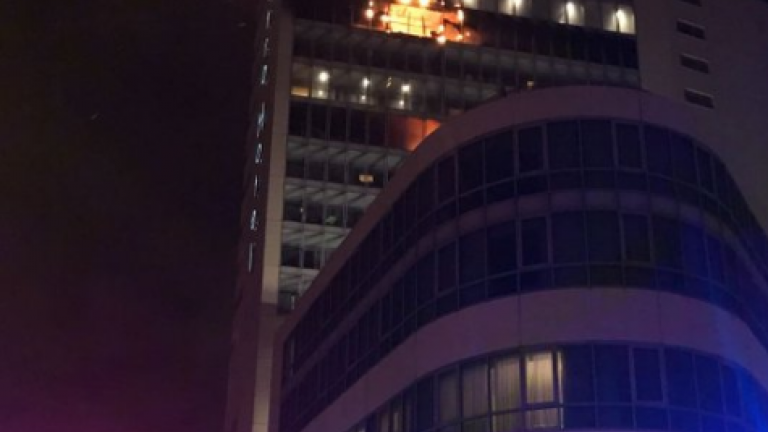 Συναγερμός από μεγάλη πυρκαγιά σε ξενοδοχείο στο Δουβλίνο (ΦΩΤΟ-ΒΙΝΤΕΟ)