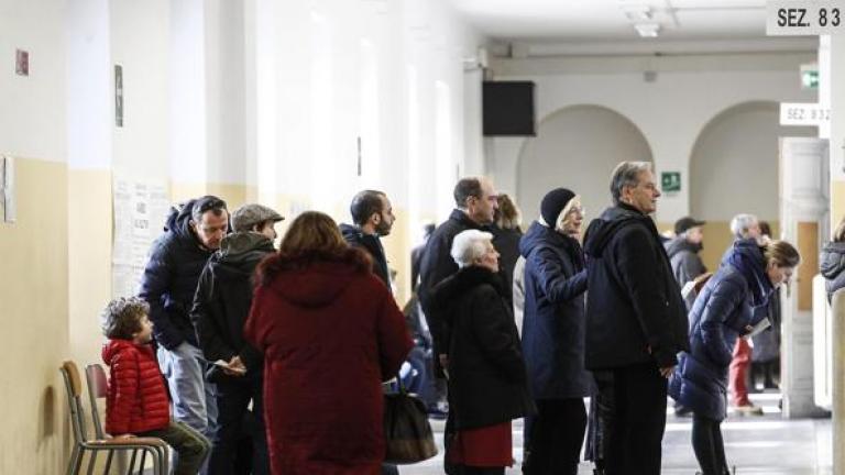 Οι Ιταλοί ψηφίζουν 